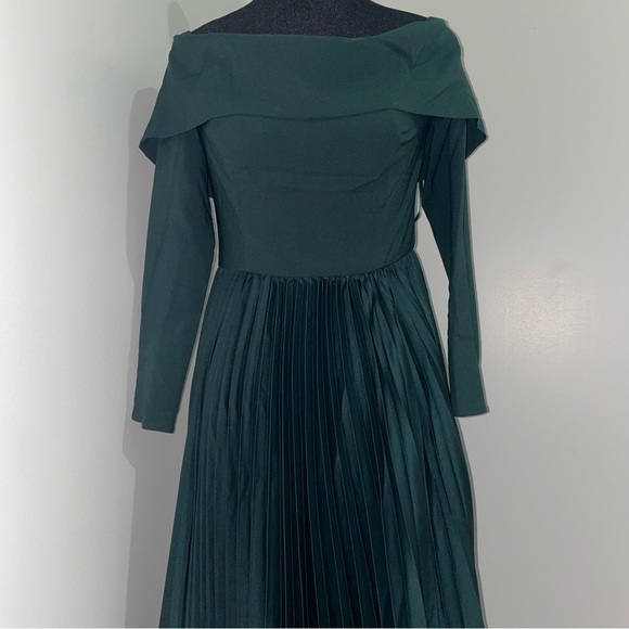 NEW! Hutch- Long-Sleeve Off-The-Shoulder Pleated Maxi Dress Size 2 Forest Green - Picture 7 of 16